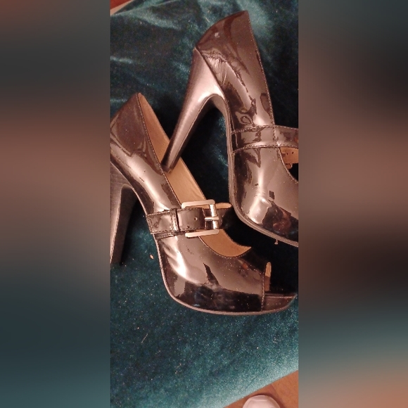 Michael Kors Patent Leather "Chandler" High Heel Pump - Picture 2 of 6